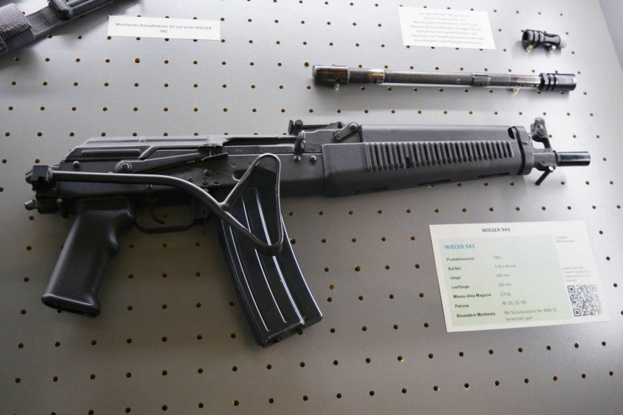 Mythos Wieger Sturmgewehr: Auf der Sonderausstellung im Waffenmuseum Suhl Das Sturmgewehr Wieger 943 in der Komplettansicht.