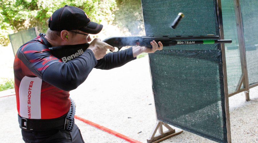 Paul Sartor mit Benelli M2 SP in Action