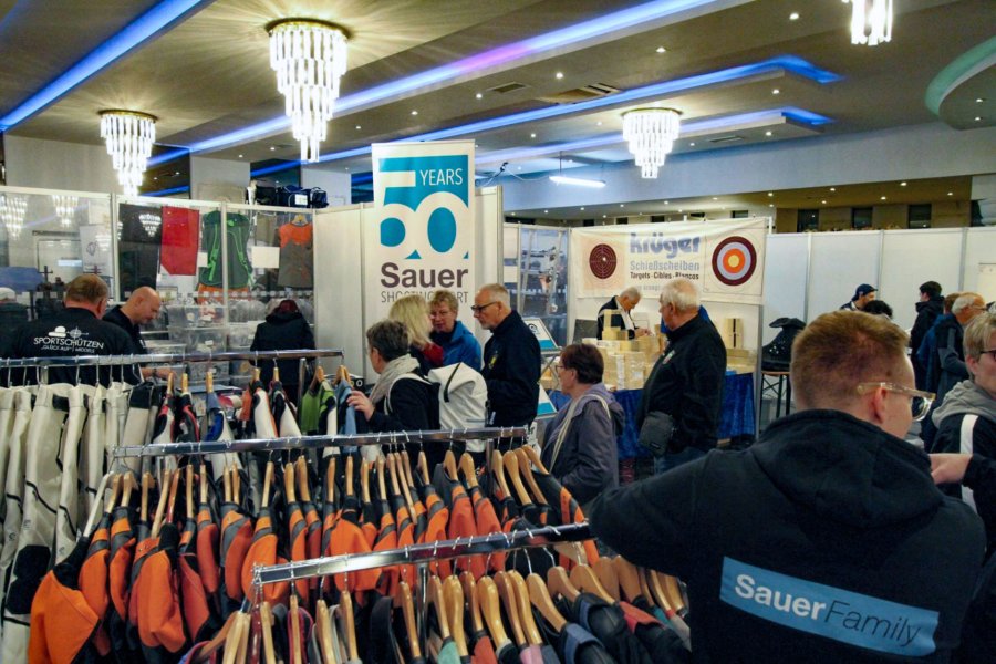 Aussteller im Foyer des LLZ Dortmund
