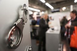 Enforce Tac 2016: Termin für die Fachmesse für Sicherheitskräfte Handschellen spielen auf der Enforce Tac wieder eine wichtige Rolle