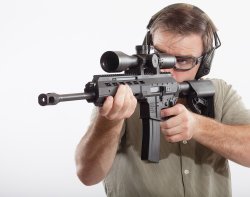 UK fordert EU-Waffenverbot Halbautomatisches Gewehr