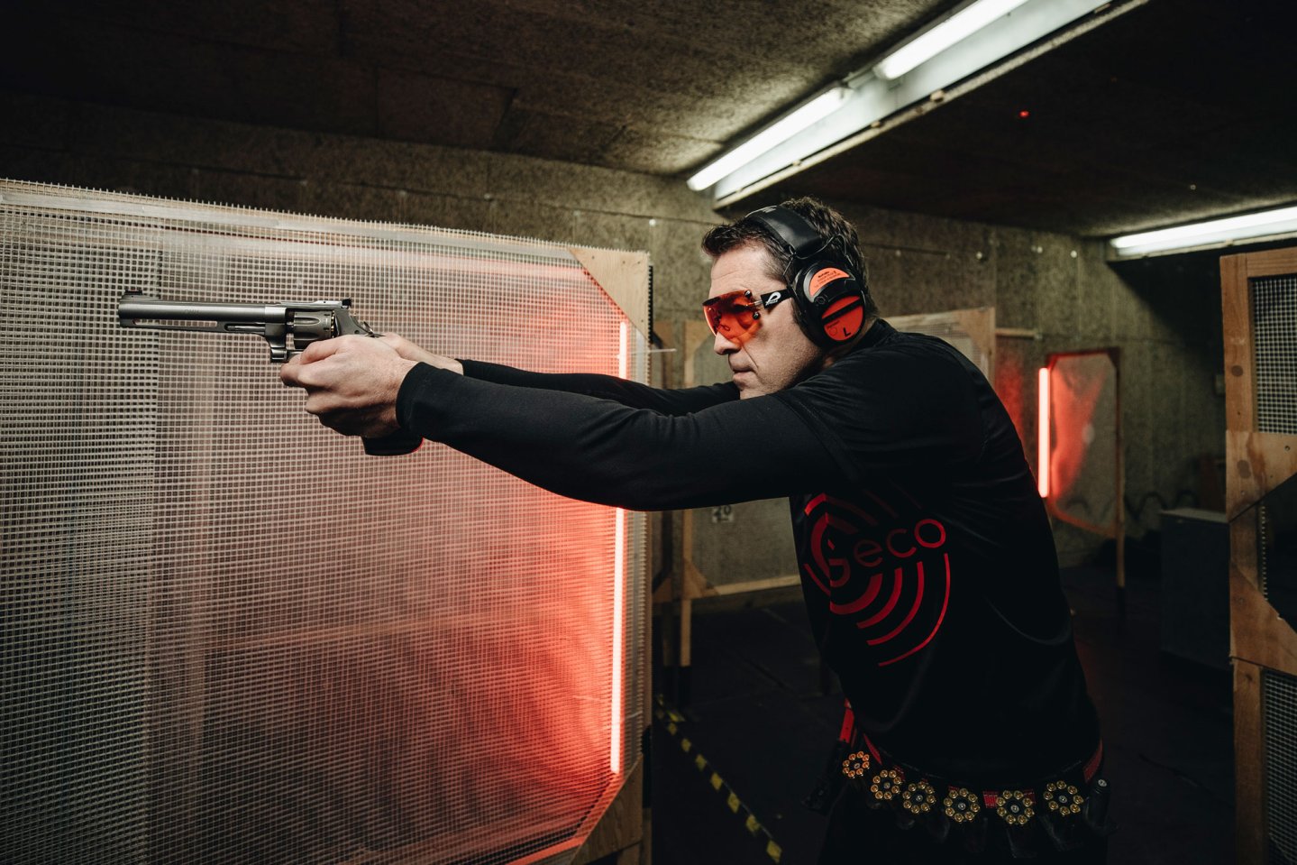 Deutsche Meisterschaft IPSC Handgun 2024 Teil 1: einige bekannte Namen aus dem GECO-Team ganz vorn dabei Sascha Back aus dem GECO-IPSC-Team konnte sich erneut den Deutschen Meistertitel sichern, und das schon zum 16. Mal.