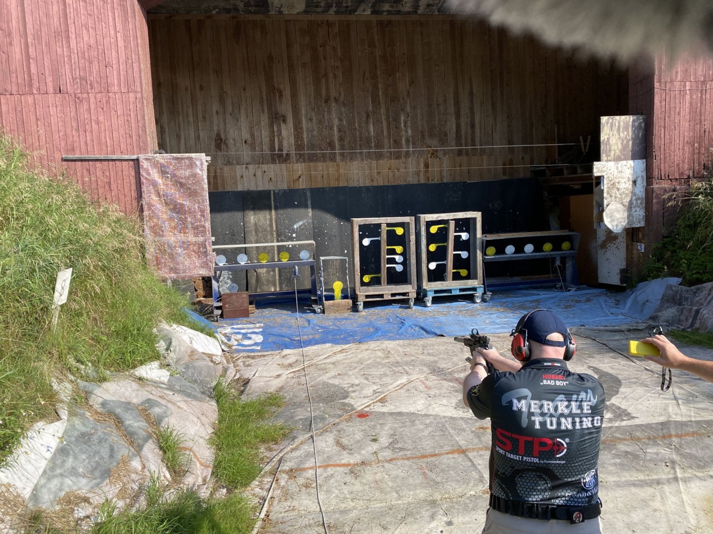 Güstrow Steel Challenge 2021: Wettkampfbericht des Schießsportmatches mit Video der Übungen Schütze bei der Extra Challenge.