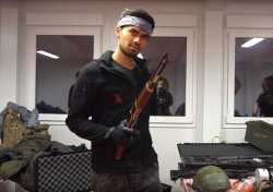 Breaking: Horror-Angriffe durch Untote gemeldet – So können Sie sich schützen! Lässiger Anti-Zombie-Rebell mit Unterhebelrepetierer
