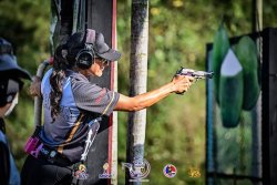 Handgun World Shoot in Pattaya, Thailand 2022 – der Erlebnisbericht von OPEN-Schützin Samantha Wendel Stageaufbau beim World Shoot 2022.