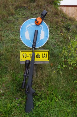 Premiere: IWA "trendcafé" 2016 Schalldämpfer an Schild