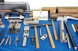 Krieghoff: Spannendes Handwerk – die Geschichte der deutschen Jagd- und Sportwaffenmanufaktur Teil 3 Werkzeuge für die Lehrlinge zum Büchsenmacher
