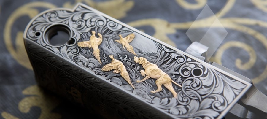 Krieghoff Jagd- und Sportwaffen: Hightech trifft auf Manufaktur Graviertes Verschlussstück einer Waffe von Krieghoff.