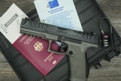 Leitfaden und Tipps: So unternehmen Sportschützen (Flug)-Reisen mit Waffen Reisepass, Europäischer Feuerwaffenpass und Pistole.