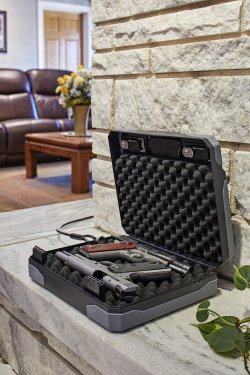 Leitfaden und Tipps: So unternehmen Sportschützen (Flug)-Reisen mit Waffen Treklite® Lock Box XXL von Hornady.