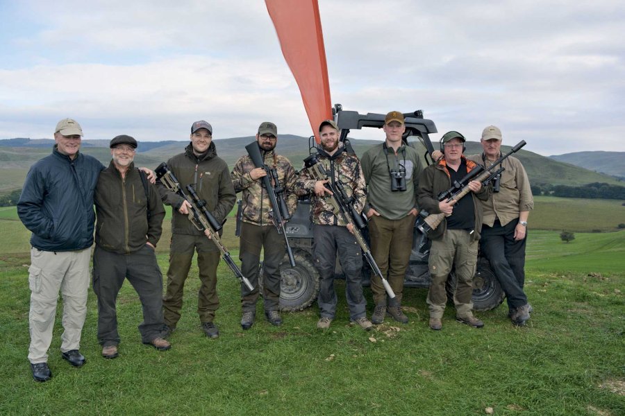MINOX Long-Range-Seminar: Wie gelingt es, auf die lange Distanz besser zu schießen? VISIER-11-2018-Minox-Long-Range-Seminar-Gruppenbild-der-Teilnehmer.jpg