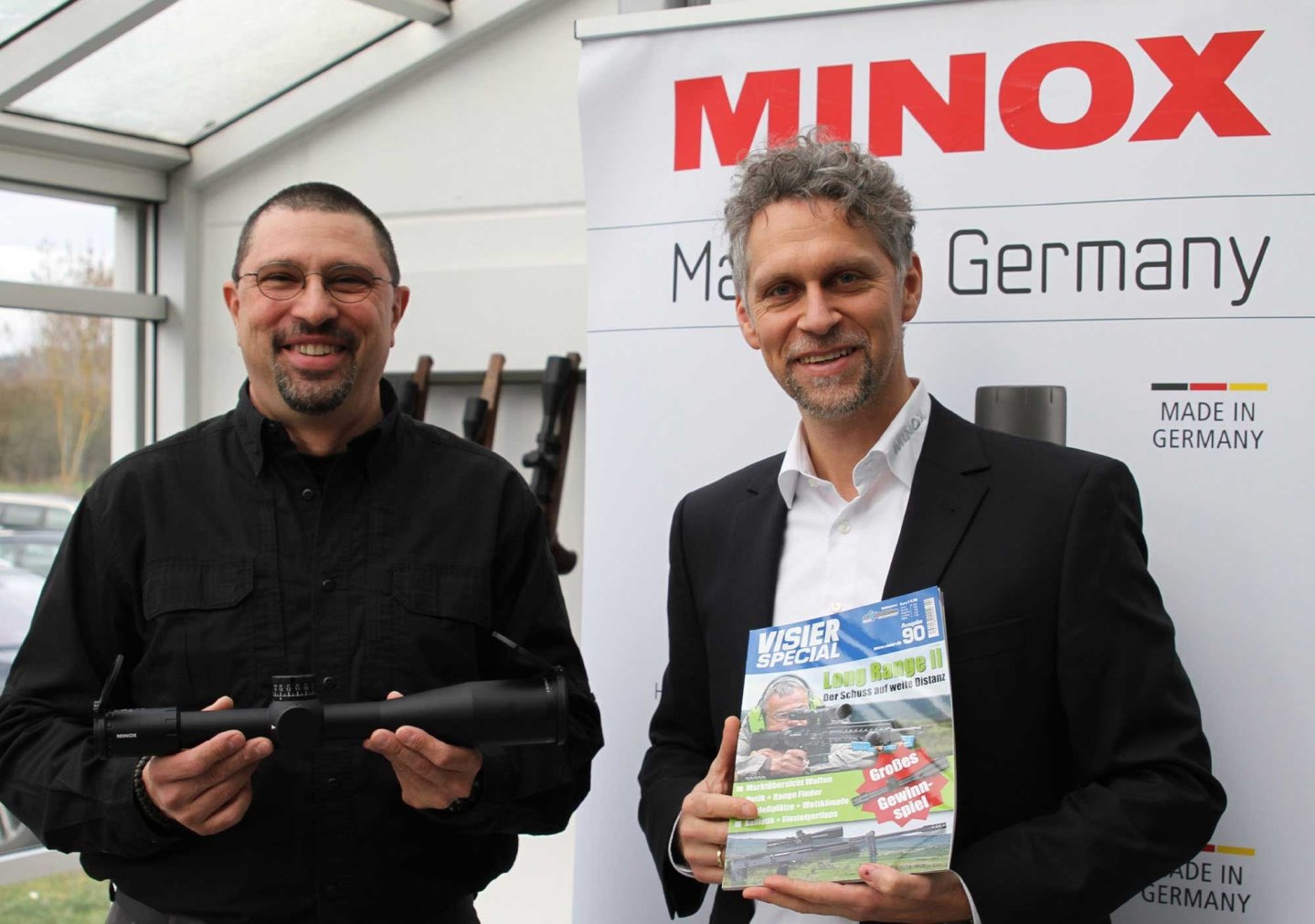 Sein Video wurde von der Jury ausgewählt: Der MINOX ZP5-Gewinner steht fest! Der-MINOX-ZP5-Gewinner-V-Pagel-links-und-Gregor-Sommer.jpg