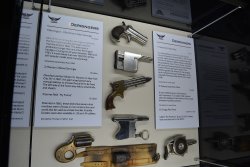 National Rifle Association: NRA Waffenmuseum auf der SHOT Show Derringer-Pistolen