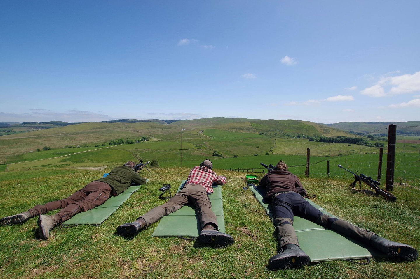 Ankündigung Long-Range-Event 2023: Mit Noblex in Wales auf bis zu 1.000 Meter schießen Long-Range-Schützen in den Hügeln von Wales.