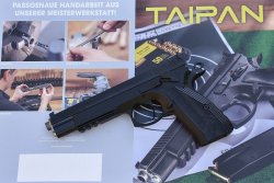 CZ 75 Sport II TAIPAN auf einem zugehörigen Prospekt.