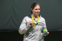 Olympische Spiele 2016: Gold für Deutschland Barbara Engleder mit Goldmedaille