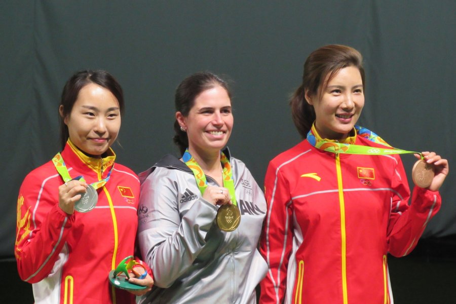 Olympia 2016: Siegerehrung Goldmedaille für Barbara Engleder