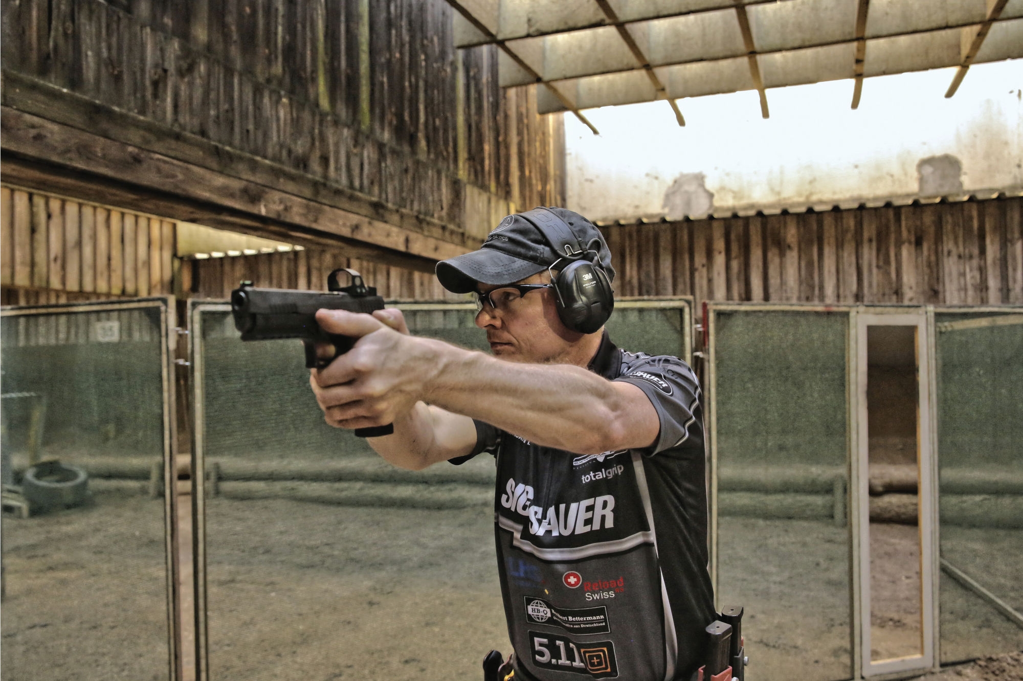 sportschuetzen: Dynamisches Kurzwaffenschießen und IPSC-Schießtechniken: der Zielwechsel