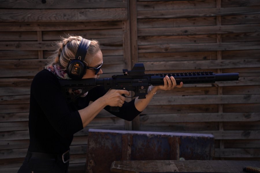 Schmeisser AR15-9 SD mit Integral-Schalldämpfer