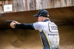 PSC OPEN powered by MAK – IPSC Level III Match im Schießsport-Mekka Philippsburg Französischer Schütze auf der Range.