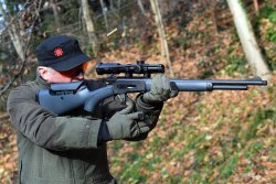 SHOT Show 2022 / Die Produktneuheiten vom ersten Tag der weltgrößten Waffenmesse Schütze mit Pedersoli Boarbuster Shadow.