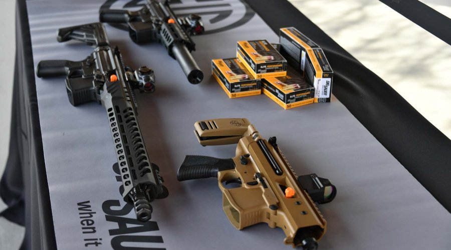 SIG Sauer Premier Media Day 2019 Ausgestellte Waffen auf dem SIG Sauer Premier Media Day 2019