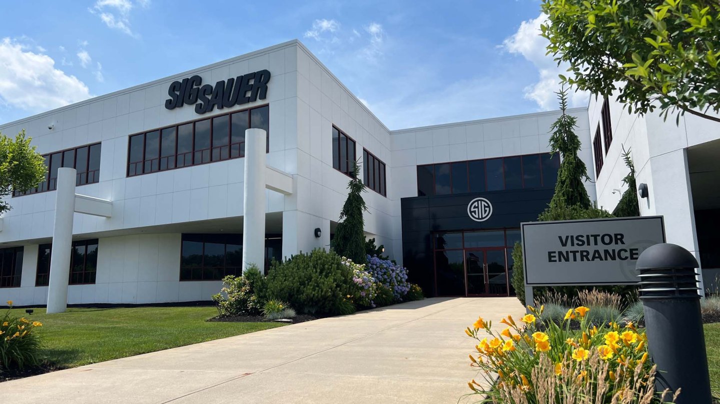 Besuch bei SIG Sauer in den USA: Fertigung, SIG Sauer Academy und der Flagship-Store Hauptquartier von SIG Sauer USA.