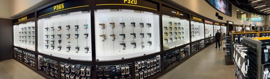 Besuch bei SIG Sauer in den USA: Fertigung, SIG Sauer Academy und der Flagship-Store Einblick in den SIG Experience Center gehörenden Flagship-Store.