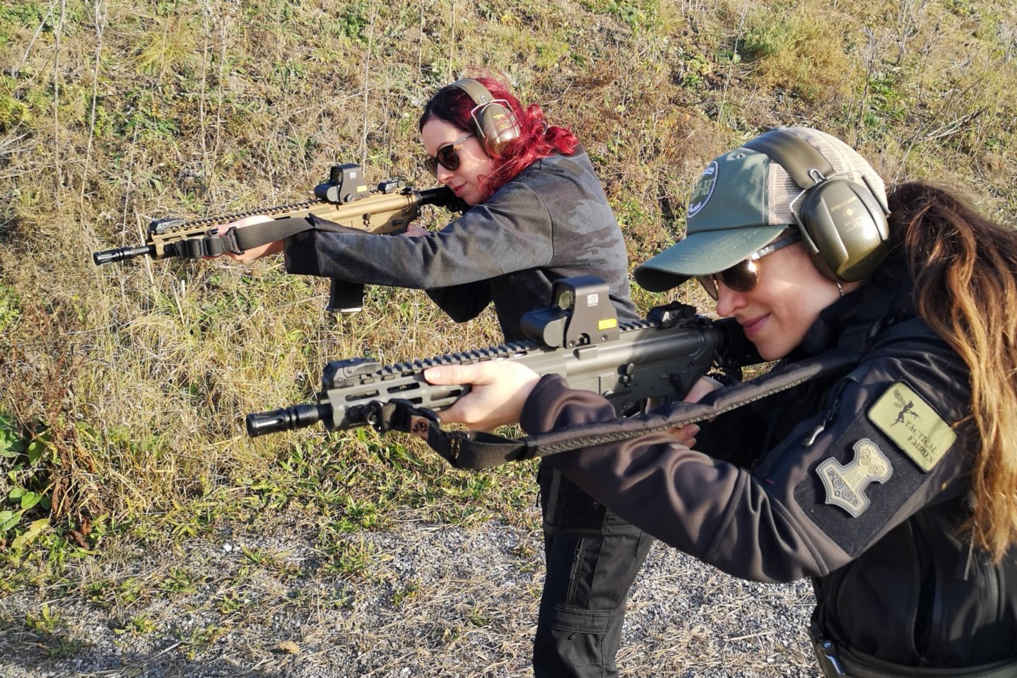Interview mit den Tactical Fairies: Wir haben mit den Waffenbloggerinnen aus Österreich gesprochen Die Tactical Fairies mit ihren Oberland Arms OA-15 auf dem Schießstand