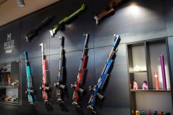 Tag der offenen Tür bei Carl Walther – exklusive Einblicke in die Ulmer Waffenschmiede mit Meister Manufaktur und Ten Nine Factory Die Walther Meister Manufaktur bringt hochwertige Waffen für Schützen und Behörden hervor.