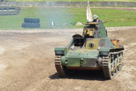 all4shooters beim Tankfest 2019 im englischen Bovington Type 95 Ha-Go in Fahrtvorführung