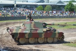 all4shooters beim Tankfest 2019 im englischen Bovington Panther V Fahrvorführung