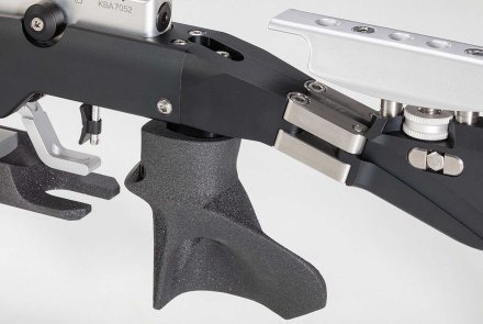 Umarex und Walther auf der IWA 2019 "Biometric"-Griff des Walther LG400 monotec.