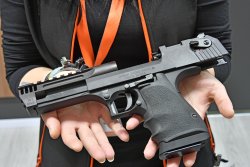 Waffen Ferkinghoff: Neuheiten zur IWA 2017 KAHR Firearms Desert Eagle XIX L5