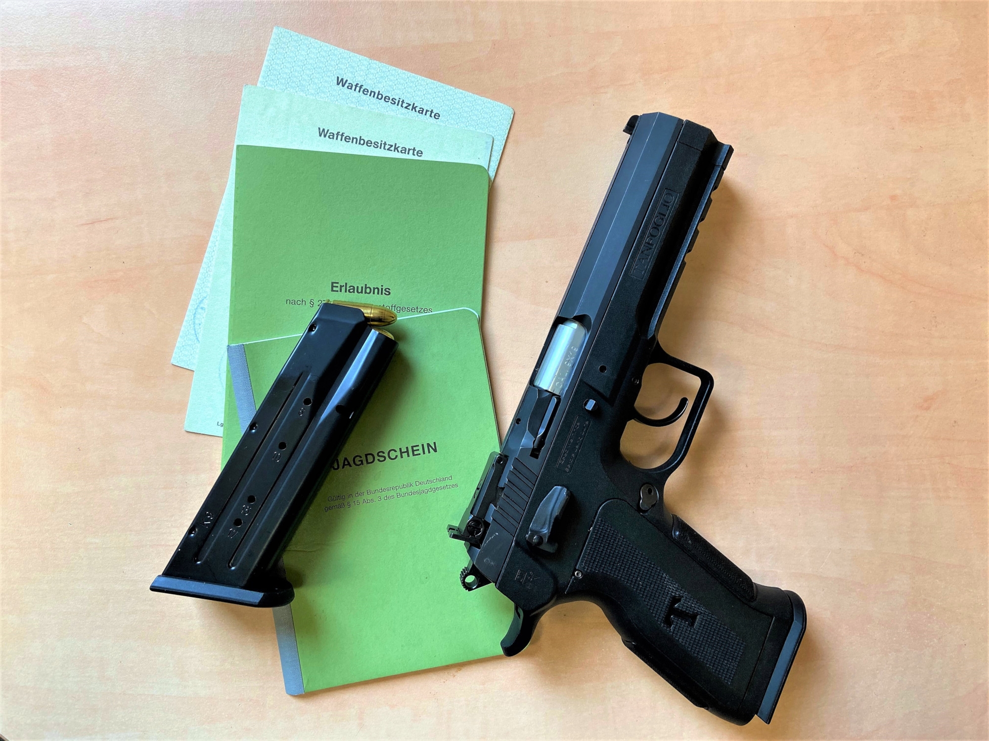 waffengesetz: Widerstand gegen den Gesetzentwurf zum neuen deutschen Waffenrecht 2019: Konferenz vom Firearms United Network mit allen Videos der Redner