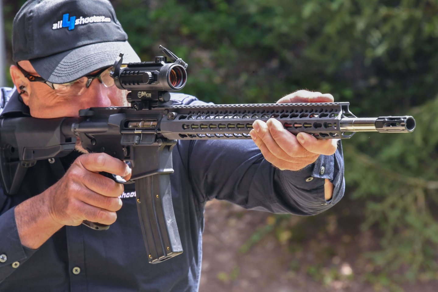 AR-15 .22lfB-Wechselsysteme von CMMG bei Brownells Schusstest mit einer mit dem Brownells CMMG Bravo SS 22LR Conversion Kit Einstecksystem umgerüsteten AR-15