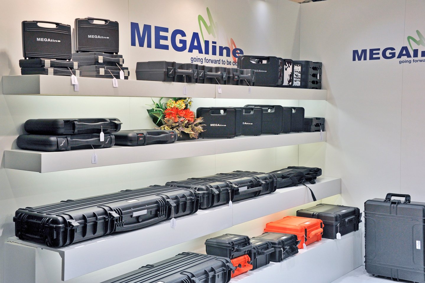 Die neuen, gegossenen Transportkoffer von MEGALINE in kompakten Größen!