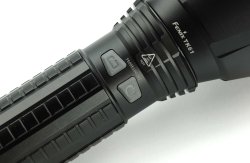 FENIX TK-61: Scheinwerfer im Taschenlampenformat FENIX TK-61: Scheinwerfer im Taschenlampenformat