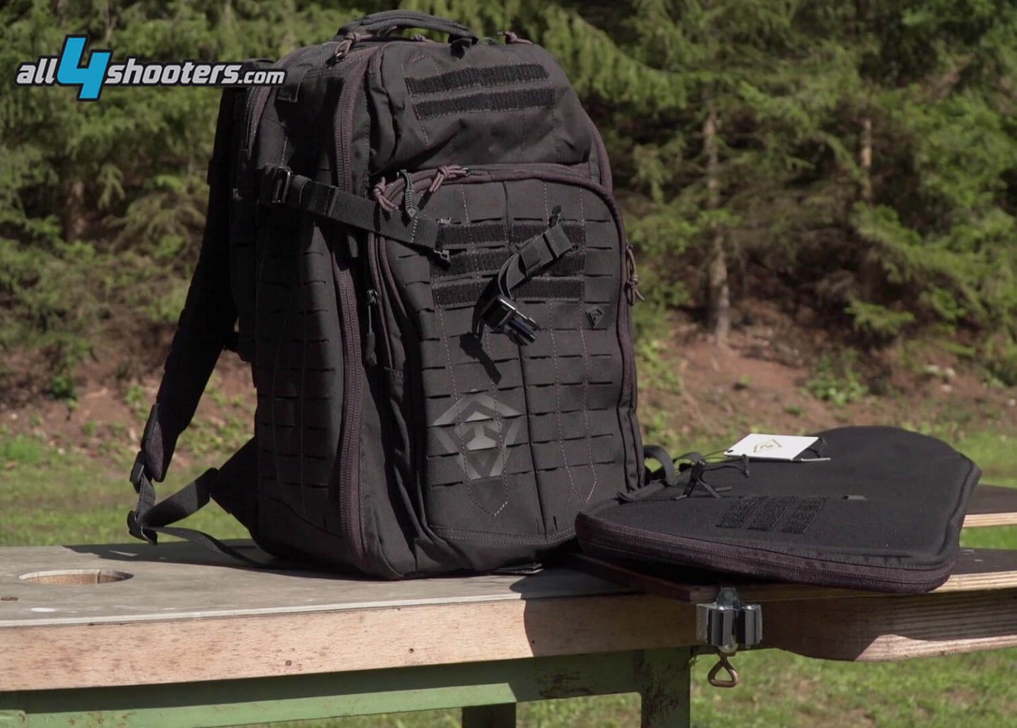 Ausrüstung von First Tactical im Video-Test Rucksack und Gewehr-Tasche von First Tactical