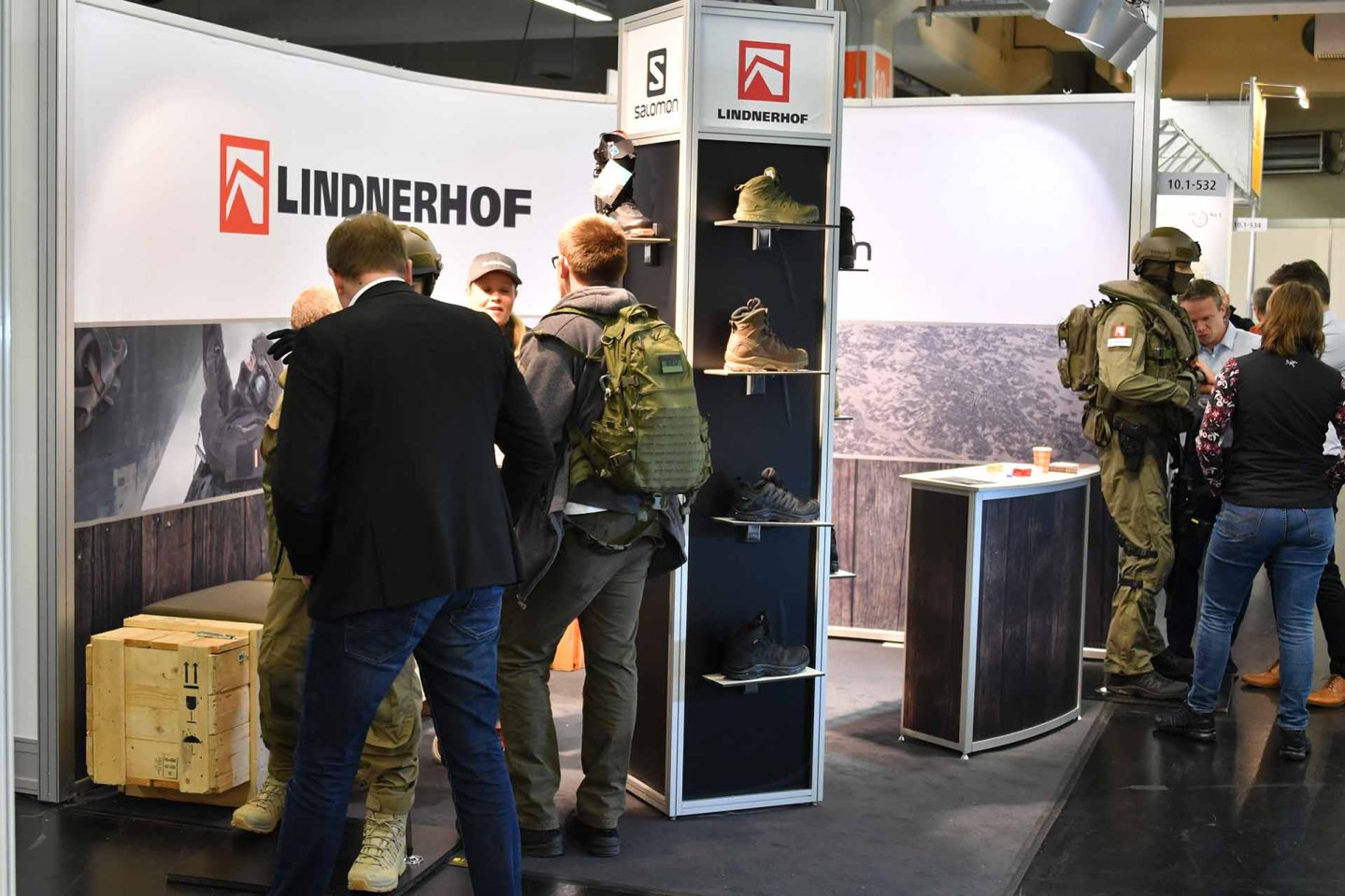 Neuheiten 2018 von Lindnerhof Taktik Lindnerhof Taktik präsentiert am Messestand auf der Enforce Tac seine Neuheiten