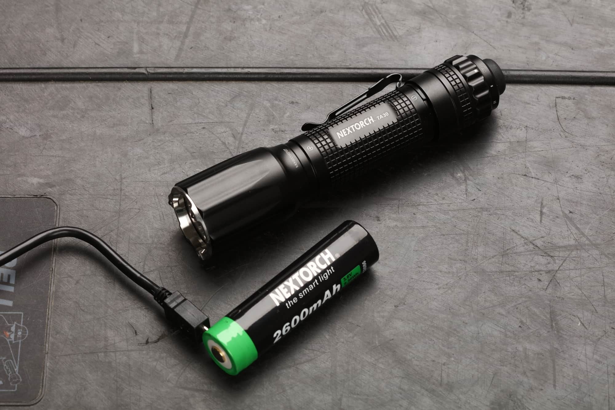 nextorch: Nextorch TA30 Taschenlampe: Ein Leichtgewicht für den harten Einsatz