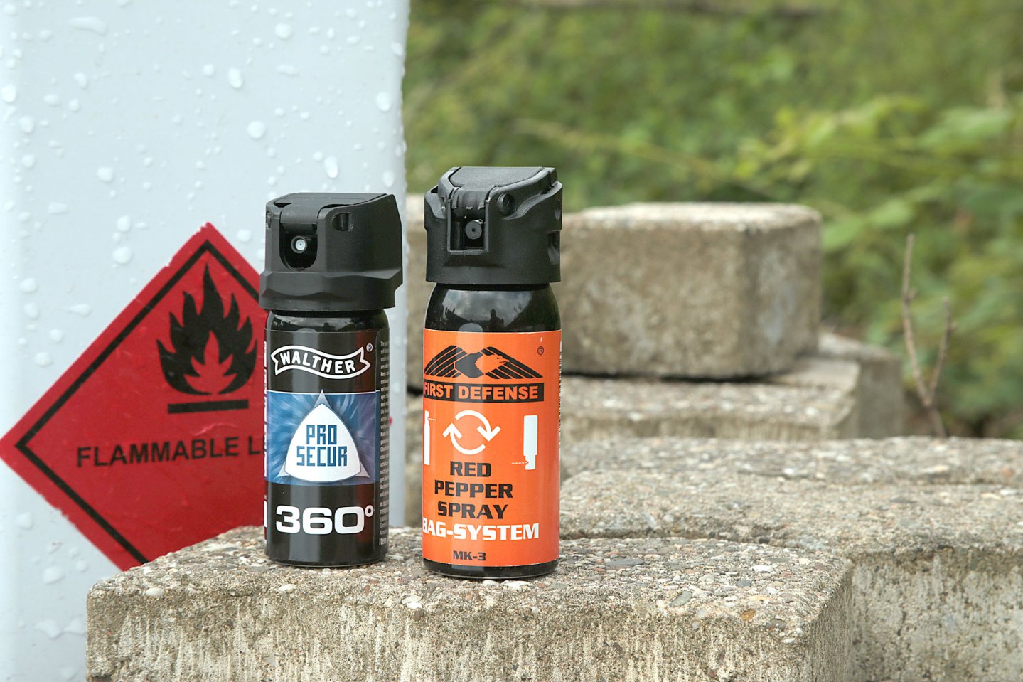 Pfeffersprays von Umarex und Def-Tec Die beiden Pfeffersprays von Umarex und Def-Tec.