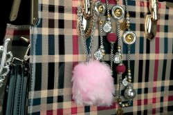 Pinke Produkte für die Selbstverteidigung Pinker Alarm für die Handtasche