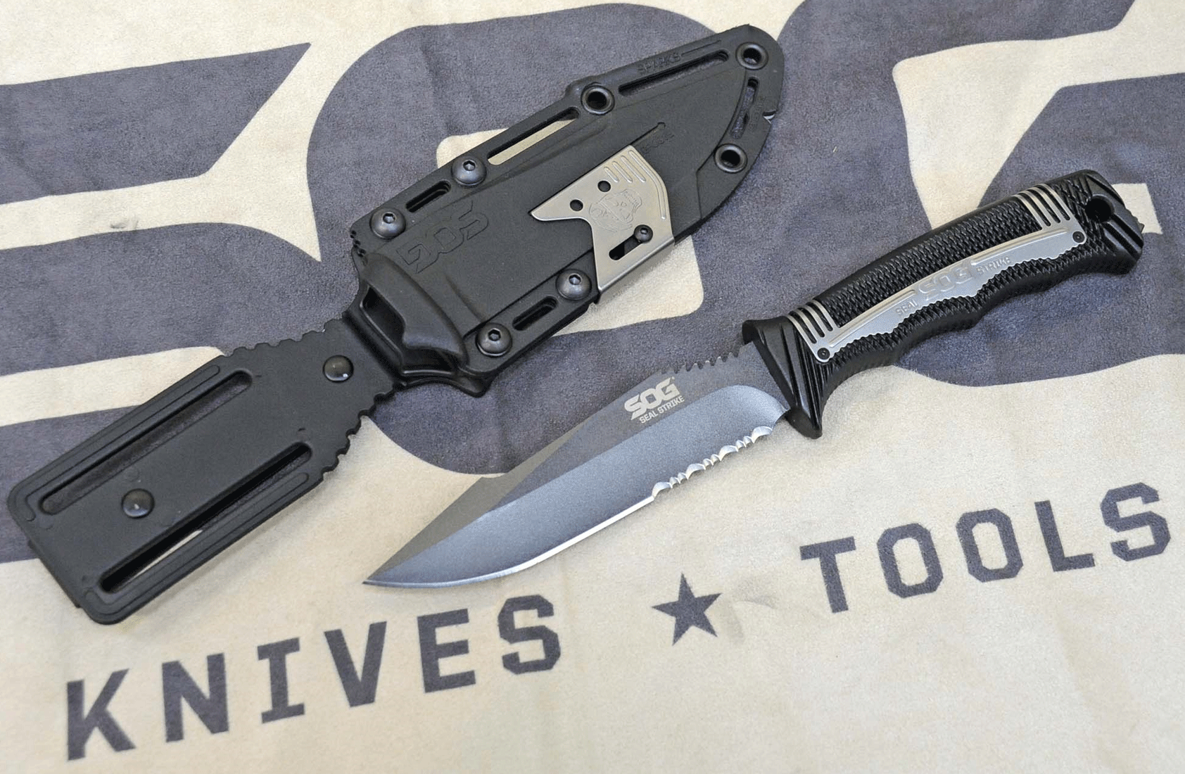 sog-knives: SOG SEAL Strike: Messer mit feststehender Klinge sog-knives: SOG SEAL Strike: Messer mit feststehender Klinge