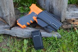 Im Test: Bulldog Thumb Release Polymer Holster von Ferkinghoff International Holsterset von Bulldog Cases.
