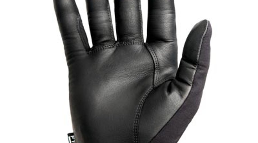 Handinnenflächen der robusten und flexiblen Einsatzhandschuhe First Tactical Hard Knuckle Glove
