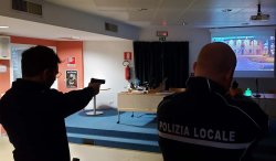 Praxis-Check Trainingssysteme: Das interaktive Laser Ammo i-MTTS , SureStrike-Patronen und Trainingswaffen beim Einsatztraining italienischer Polizisten Praxis-Check Trainingssysteme: Das interaktive Laser Ammo i-MTTS , SureStrike-Patronen und Trainingswaffen beim Einsatztraining italienischer Polizisten