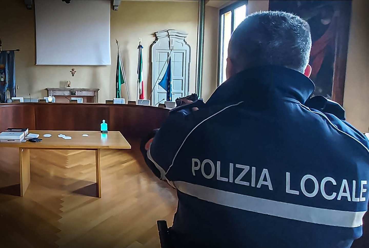 Praxis-Check Trainingssysteme: Das interaktive Laser Ammo i-MTTS , SureStrike-Patronen und Trainingswaffen beim Einsatztraining italienischer Polizisten Praxis-Check Trainingssysteme: Das interaktive Laser Ammo i-MTTS , SureStrike-Patronen und Trainingswaffen beim Einsatztraining italienischer Polizisten