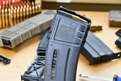 Neue MagzineBlocks Magazinbegrenzer für dynamische Schießsportdisziplinen Geladenes MagPul-Magazin.