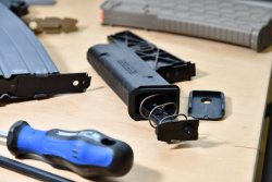 Neue MagzineBlocks Magazinbegrenzer für dynamische Schießsportdisziplinen MagPul PMAG17 GL9 für Glock-Pistolen in 9 mm Luger.
